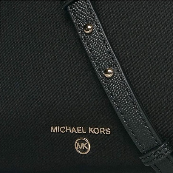 Michael Kors Black Jet Set Large Nylon Gabardine Messenger Bag - Picture 4 of 13